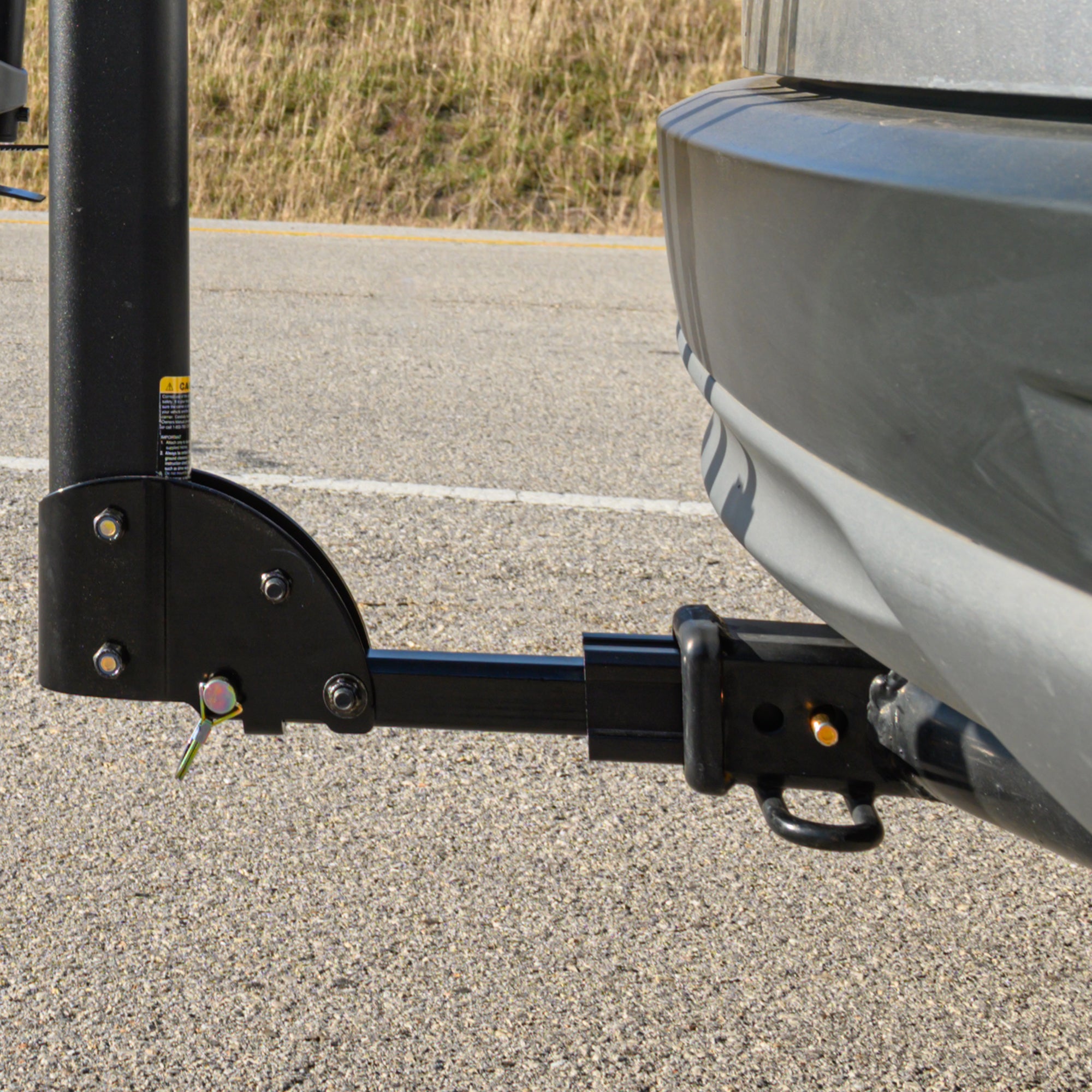 Saris Aluminum Hitch Adapter — converts 1¼" hitch receiver to fit 2" hitch racks