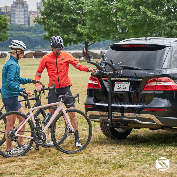 Saris Bones 2-Bike Hitch Rack — bike arm padding and hook detail