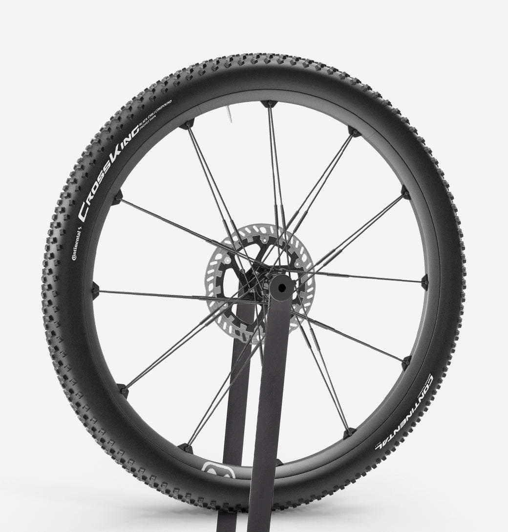 Saris Traps TRK14 Single Track — solo fork-mount carrier in truck bed