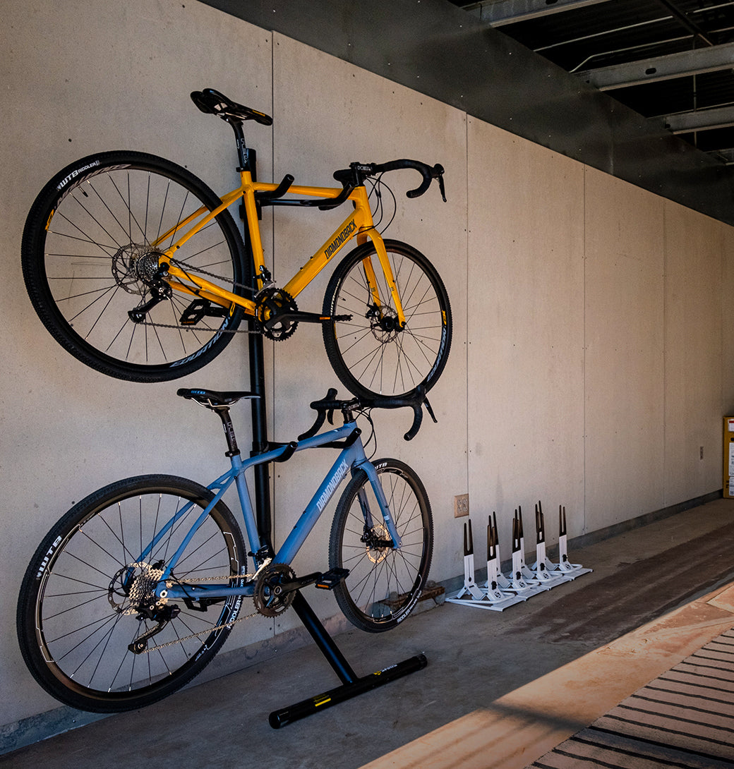 Saris Bones EX 3-Bike Trunk Rack — arms extended