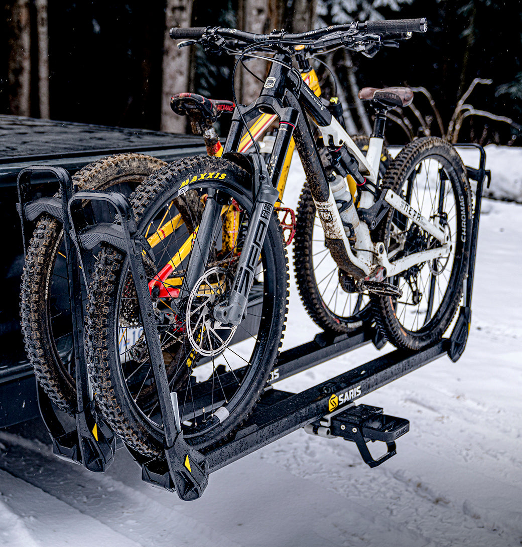Saris MHS UNO 2-Bike Modular Hitch System — front view, two single-arm trays deployed